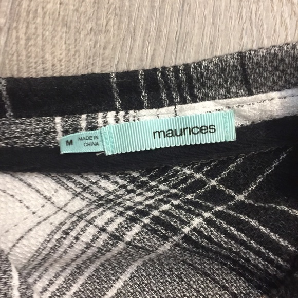 Maurice’s Long sleeve plaid top - Picture 3 of 4